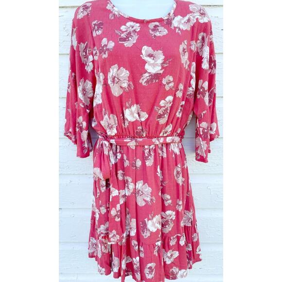 Peach Love California Dresses & Skirts - Peach Love California Dress Flutter Sleeve Ruffle Hem Sz Medium Coral Floral